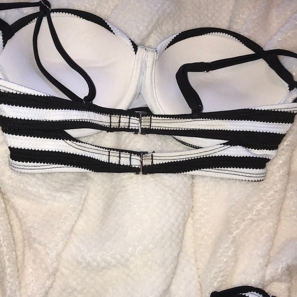 Swimsuit - Picture 6 of 8